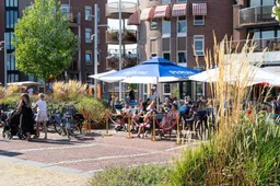 op een terras gem almere