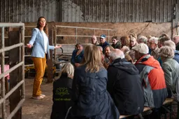 Iets met boeren Lage Zwaluwe3 - FOTO ROB TEN BROEK klein
