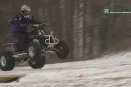 „Tarzanijoje" riaumojo varikliai - automobiliai trasoje ir degė, ir geso (VIDEO. NUOTRAUKOS)