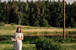 Lietuvos restoranų tinklo vadovė atgaivą po darbo randa sausmedžių uogų ūkyje
