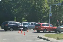 Avarija prie „Senukų“: susidūrė 3 automobiliai