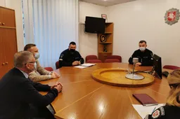 Susitiko Alytaus policijos ir medikų vadovai, aptartos profesijoms aktualios problemos