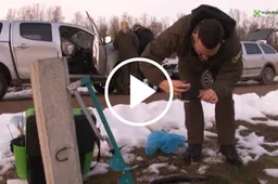 Įkliuvo neršiančias lydekas gaudę žvejai