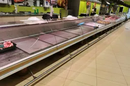 Produktų parduotuvės apkarpė darbo laiką