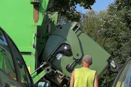Lapus ir nušienautą žolę meskime ne į atliekų konteinerį, o į didmaišius