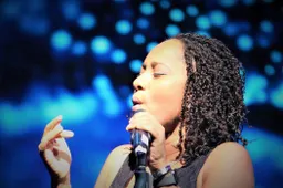 Jubiliejinį sezoną pradeda vokalistė iš Kanados