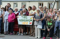 Baltijos kelio 30-metis paminėtas jausmingai