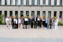 „Aušrinės“ šokėjoms – Alytaus miesto vadovų padėka