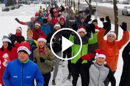 Kūčių dieną po Alytaus gatves bėgiojo kalėdiniai personažai iš įvairių Lietuvos vietovių