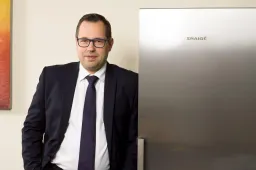 Nauji „Snaigės“ šaldytuvai – koronaviruso vakcinoms, taip pat madingieji iš juodo nerūdijančio plieno