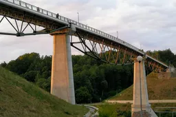 Alytaus kelininkai ir kolegija mokinius kviečia į jaunojo kelininko dienos žaidimą