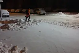 Alytaus gatvėse išbarstyta apie 120 tonų druskos ir žvyro mišinio
