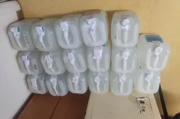 Apie kelis šimtus litrų „samanės“ laikė garaže Vidzgiryje