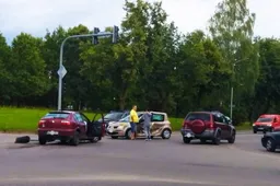 Susidūrė „Renault" ir „Seat“, į ligoninę išvežti du žmonės