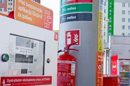 Pildyti baką Lietuvoje pigiau nei Latvijoje ar Estijoje, bet degalų kainos Lenkijoje ženkliai mažesnės