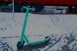 Naktį eismo sąlygas sunkins plikledis ir lijundra