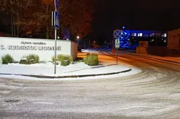 Automobilis moterį kliudė prekybos centro aikštelėje