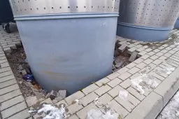 Atliekų konteinerių aikštelė priešais Vidzgirio „Iki“ bus sutvarkyta