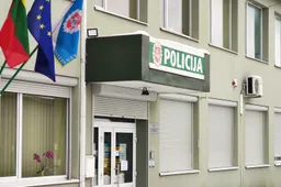 Miręs vyras rastas ant gatvės