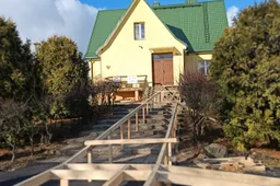 Prie rinkimų apylinkių rajone statomi pandusai