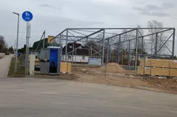 Šalia „Neste“ degalinės statomas autoservisas