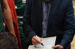 Alytuje žaidžiančiam krepšininkui jo treneris - nebaisus