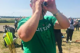 Alytaus aerodrome triumfavo alytiškės lankininkės