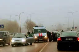 Eismą Likiškėlių gatvėje stabdė avarija, į ją pakliuvo ir pėsčioji, ir nėščioji (NUOTRAUKOS. ATNAUJINTA)