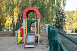 Vasarą darželių teritorijos ir du mokyklų sporto aikštynai bus atviri iki 20 val.