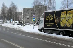 Pėsčiųjų ir vairuotojų matomumą ribojęs autofurgonas nuo perėjos bus patrauktas