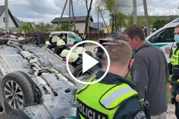 „Subaru" Alytuje susidūrė su „Audi", šiame automobilyje važiavusi mažametė išgabenta į ligoninę