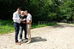 Su miesto garbės piliečiu aptarė dviračių takų ir šaligatvių plėtrą