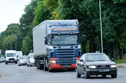 Leidimus važiuoti didžiagabaričiu ir sunkiasvoriu transportu išduos el. būdu