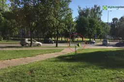 Prie mokyklos – sėdintis eismo reguliuotojas