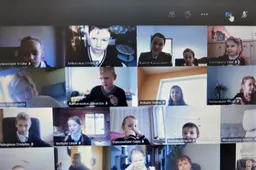 112: nuotolinę pamoką mažiesiems alytiškiams vedė skubios pagalbos pareigūnė