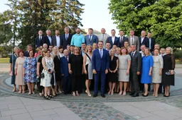 Su gimtadieniu: sveikina Japonija, JAV, Latvija, Lenkija, Prancūzija, Ukraina ir Rusijos lietuviai