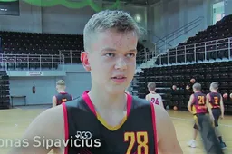 Treniruotę su pasirinktu krepšininku alytiškė dovanojo sūnui