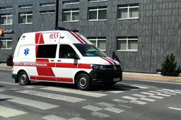 Ieškoma, kas partrenkė šaligatviu ėjusį senolį