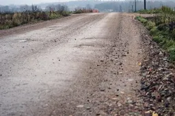 Rajono žvyrkeliai lyginami, tačiau orai darbams nepalankūs