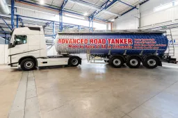 Alytuje pagaminta vietos inžinierių sukurta autocisterna konkuruos pasaulinėje rinkoje