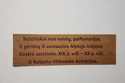 Lobyje, rastame buvusios vaistinės kieme - beveik pusšimtis stiklo istorijų (NUOTRAUKOS)