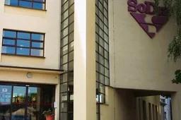 Jaunuoliai, kurie šiemet nesimokys, privalo pasitikrinti sveikatos draudimą