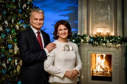 Prezidento G. Nausėdos ir ponios D. Nausėdienės sveikinimas šalies žmonėms šv. Kalėdų proga