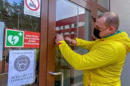 Paralimpiečių sportininkų simbolis ąžuolo gilė papuošė Alytaus miesto stadioną, areną ir tinklinio salę