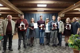 Jaunųjų Dzūkijos meistrų kūryba įvertinta „Sidabriniu vainikėliu“