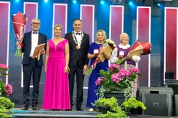 Alytuje nuvilnijo miesto šventės „Su gaivia bangele“ atidarymas: apdovanoti nusipelnę alytiškiai