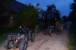  Paauglio vairuojamas keturratis susidūrė su traktoriumi, berniukas gydomas Santaros klinikose