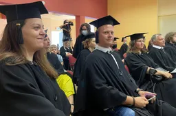 Alytaus kolegijoje įteikta 111 aukštojo mokslo diplomų