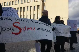 Savivaldybės, jos švietimo tinklo pertvarkai atrinktų įstaigų ir ministerijos diskusija