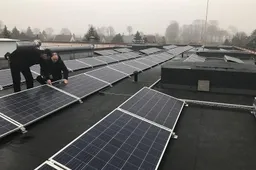 Saulės elektrinių daugėja ant viešųjų pastatų